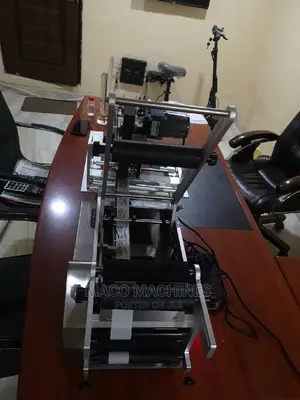Round Bottle Labeling Machine