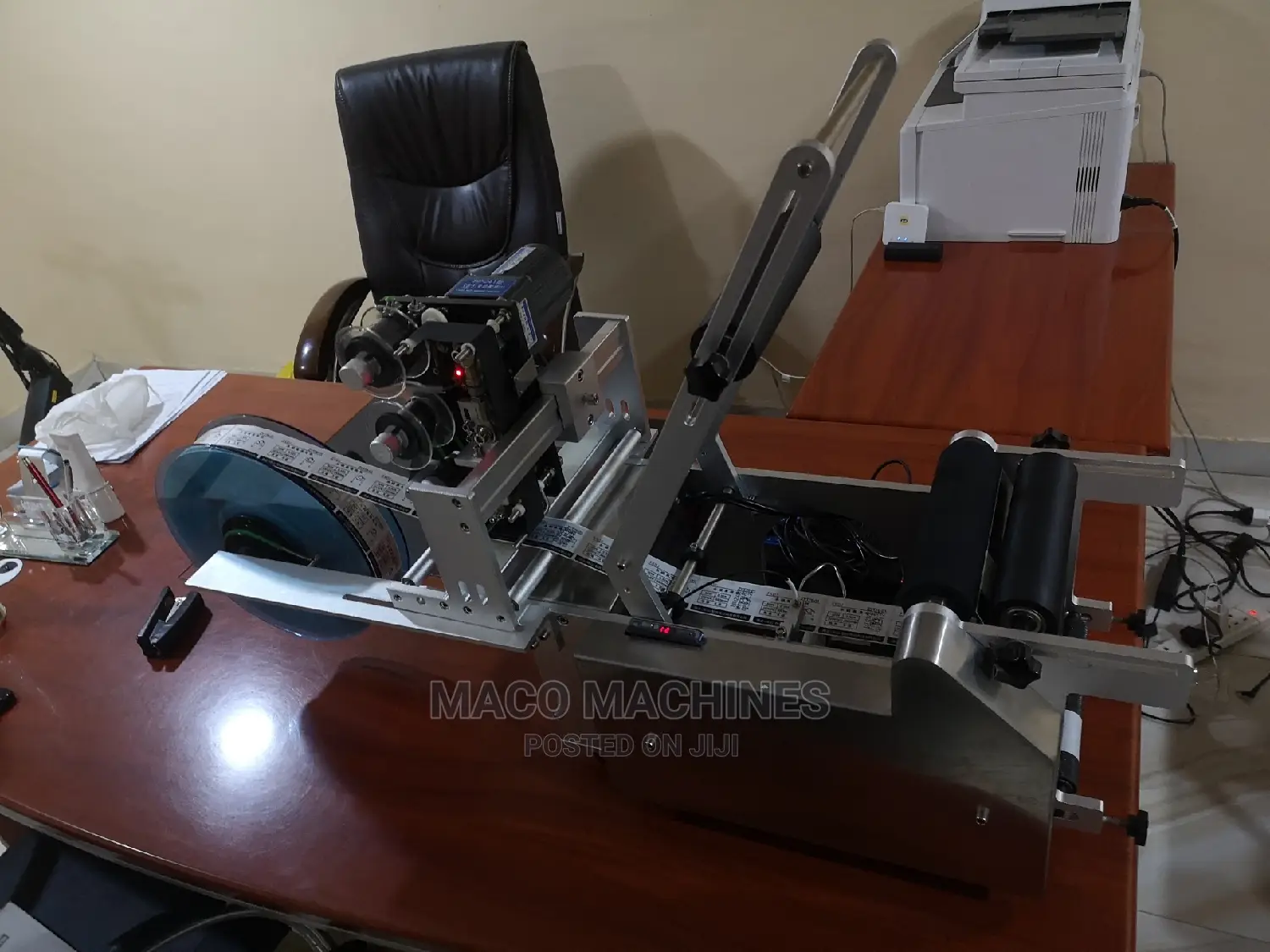 Round Bottle Labeling Machine