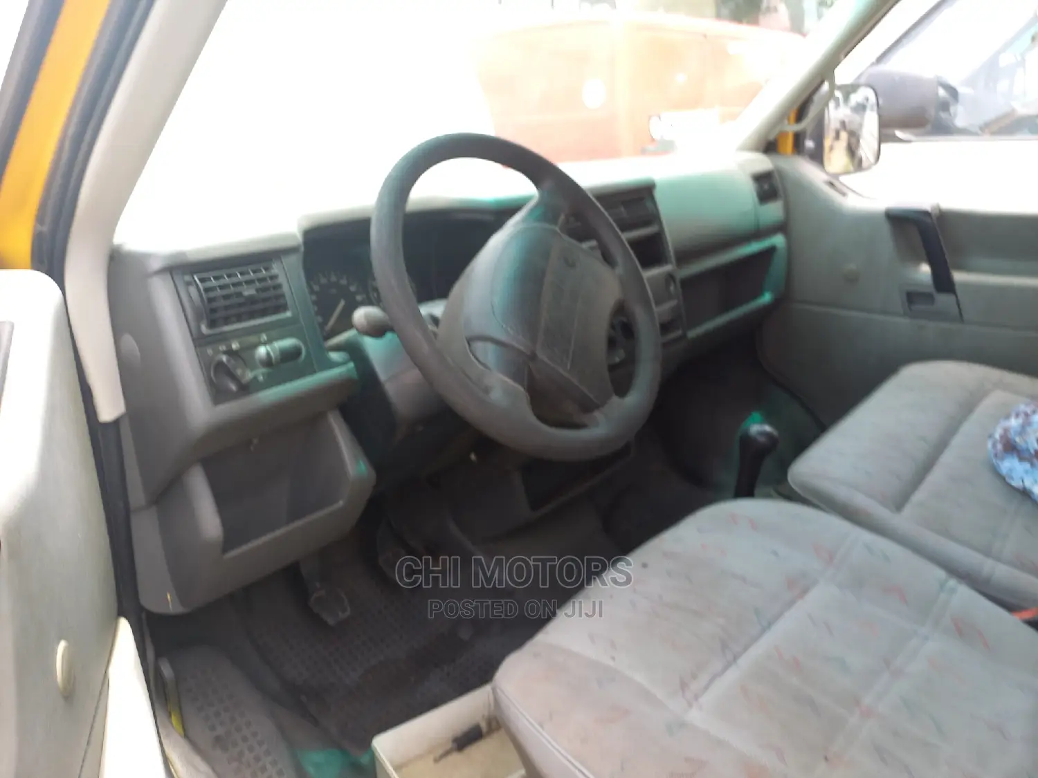 Volkswagen Transporter 2004 Yellow
