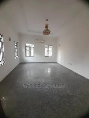 Studio Apartment in Chevron for rent