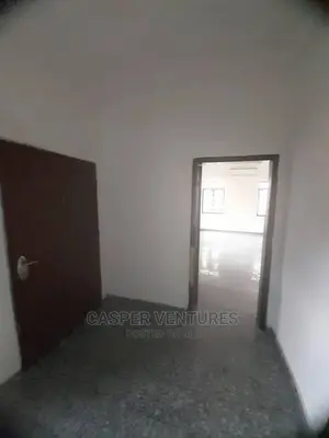 Studio Apartment in Chevron for rent
