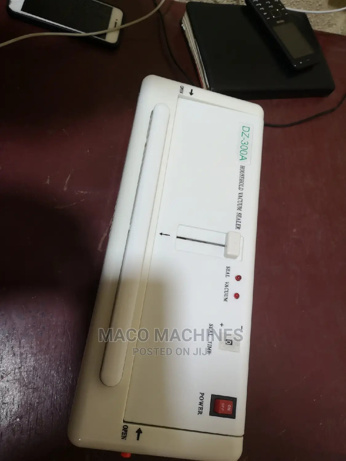Vacuum Sealing Machine for Product Packaging