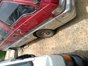 Mitsubishi L300 2008 Red