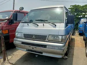 Mitsubishi L300 2010 Silver