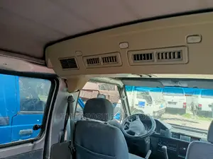 Mitsubishi L300 2010 Silver