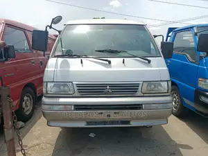 Mitsubishi L300 2010 Silver