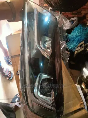 Complete Head Lamp Toureg 2017