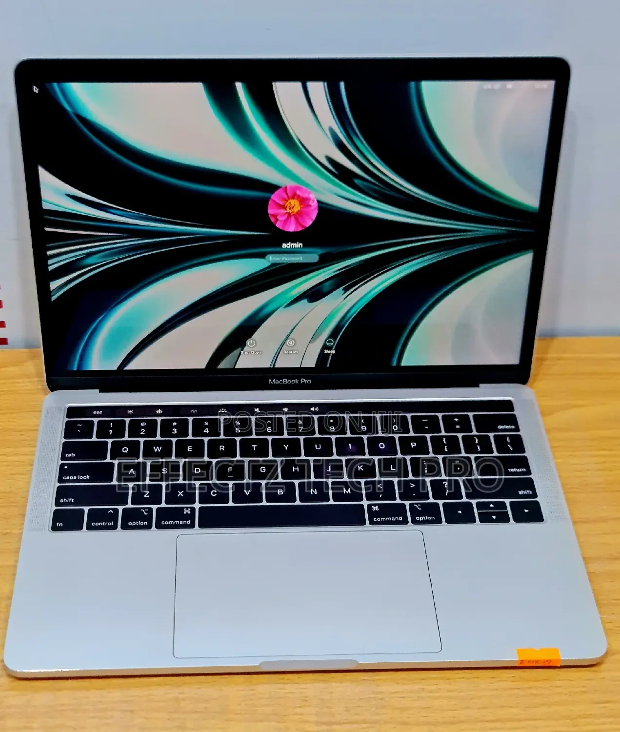 Laptop Apple MacBook Pro 2018 16GB Intel Core I7 SSD 512GB