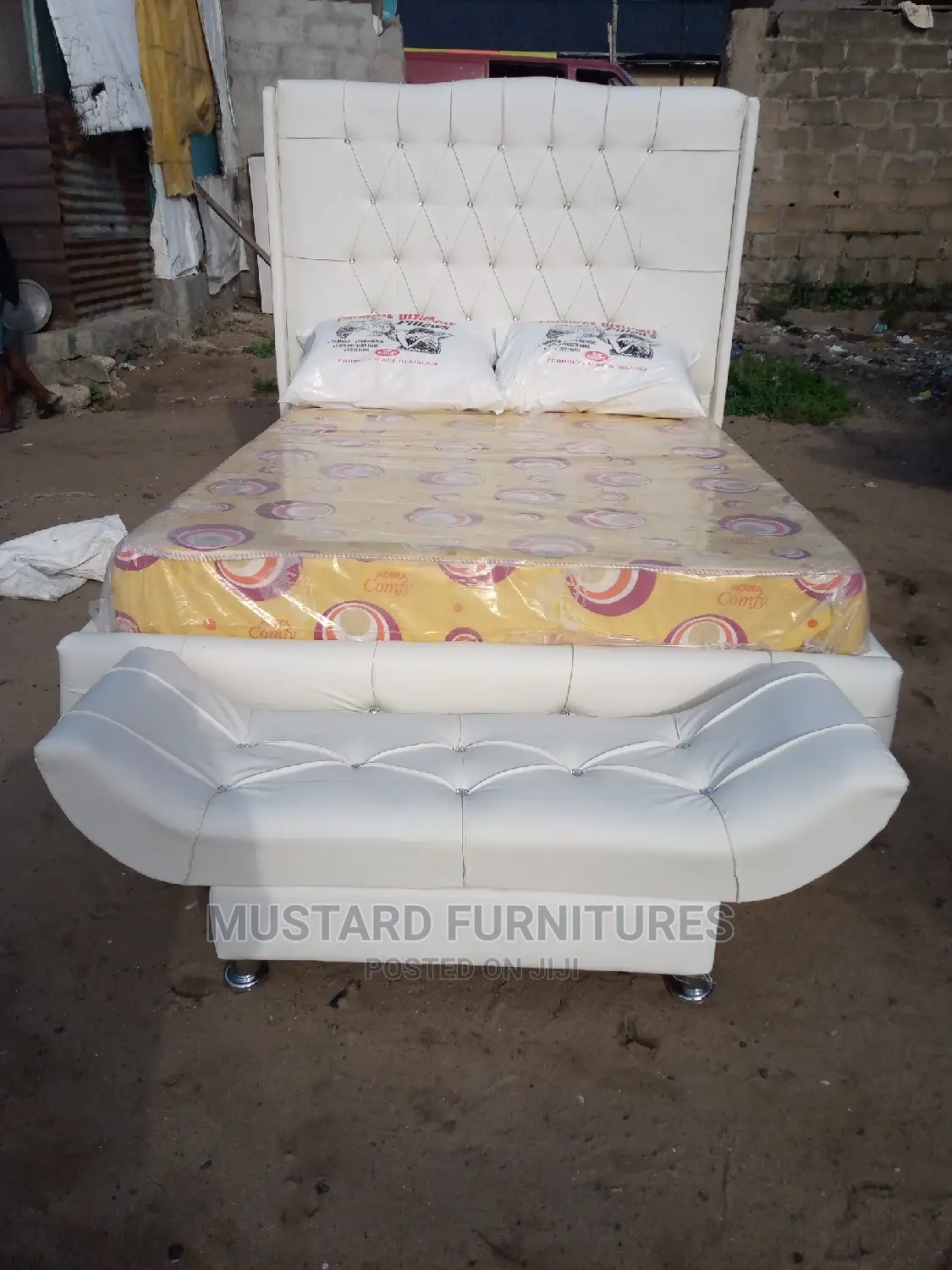 Modern 4.5 X 6ft High Back Rest Padded Bedframe.