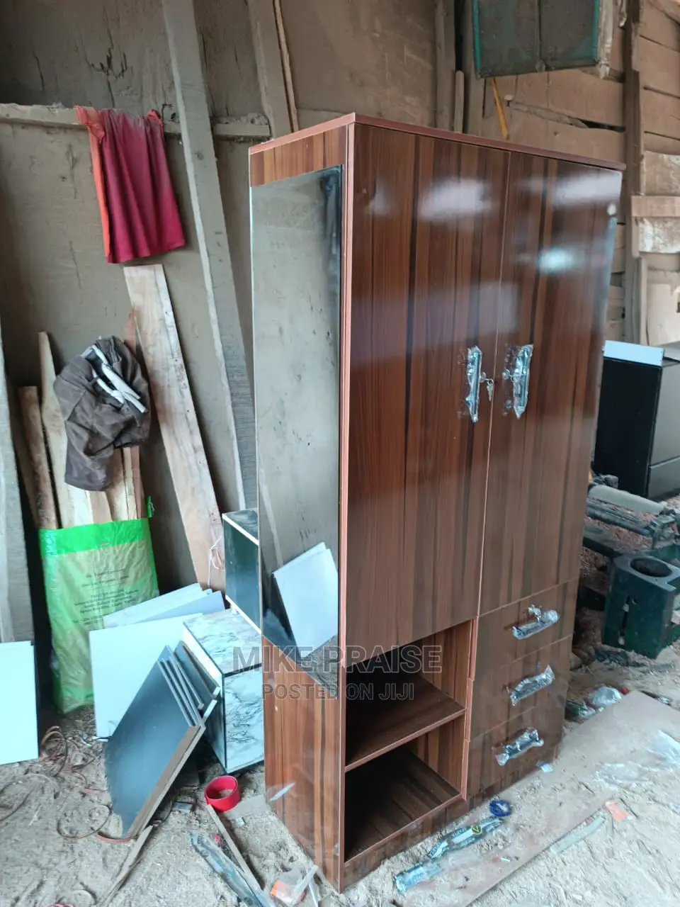 Quality 3*6 Wardrobe With a Mirror