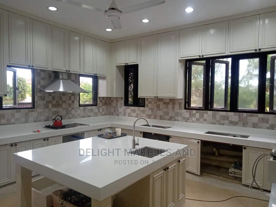 Imported Carrara Marble Quartz for Countertops