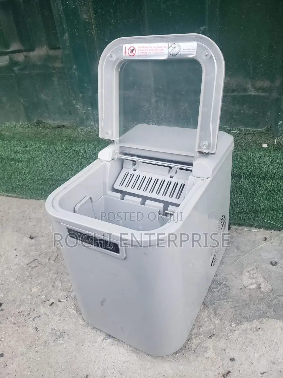 Ice Cube Machine