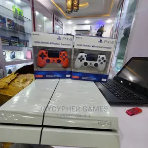 Play Station 4
