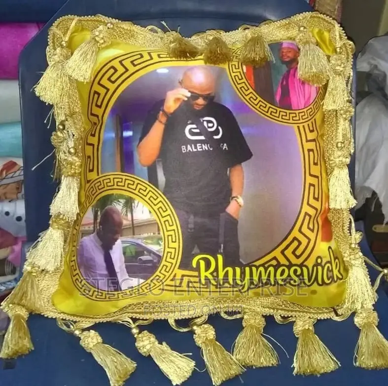 Customed Luxury Throwpillow Box
