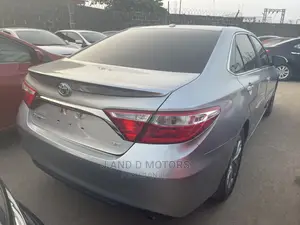 Toyota Camry 2016 Silver