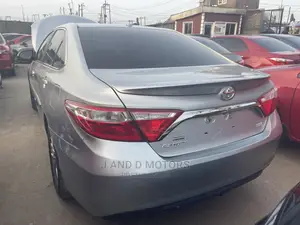Toyota Camry 2016 Silver
