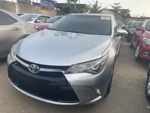 Toyota Camry 2016 Silver