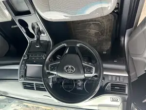 Toyota Camry 2016 Silver