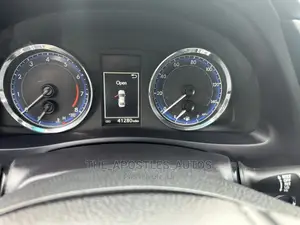 Toyota Corolla XLE (1.8L 4cyl 2A) 2018 Black