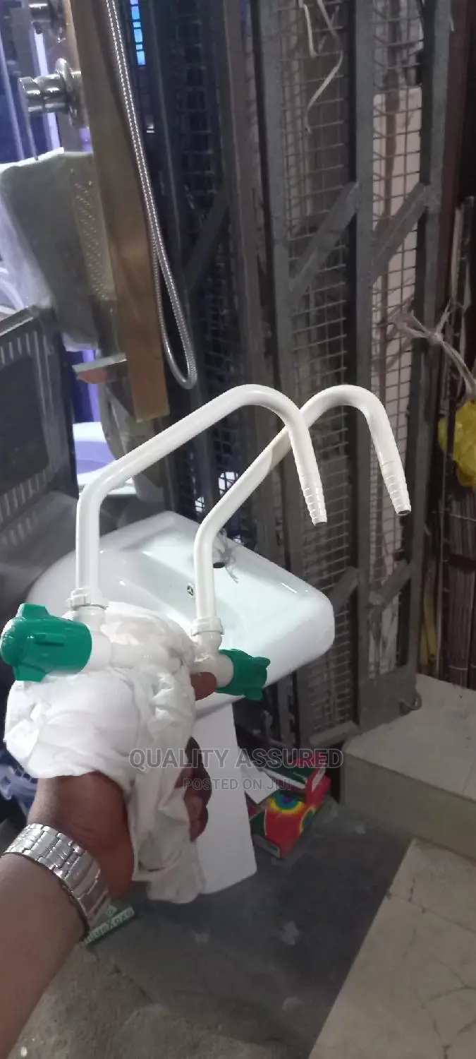 Lab Double Head Tap