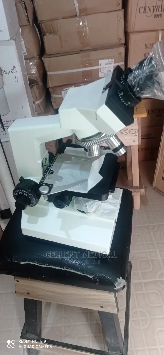 Microscope