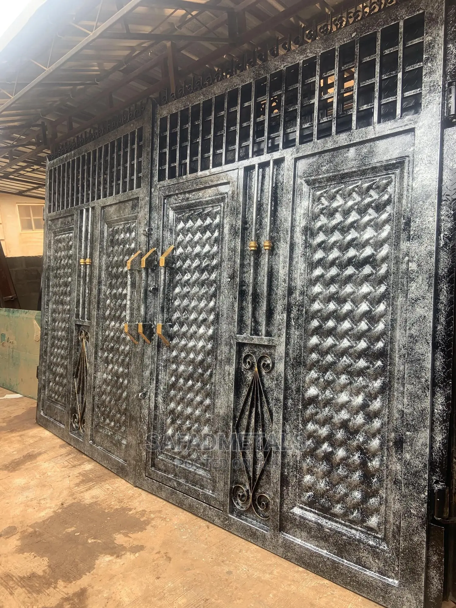 Superior Design Swing Gate