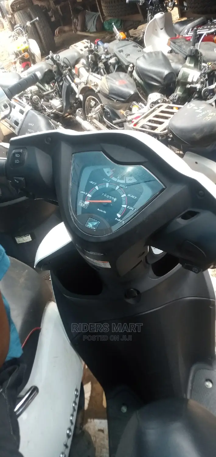 Honda Dio 2022 Red