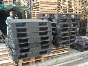 Static Plastic Pallets for Storage
