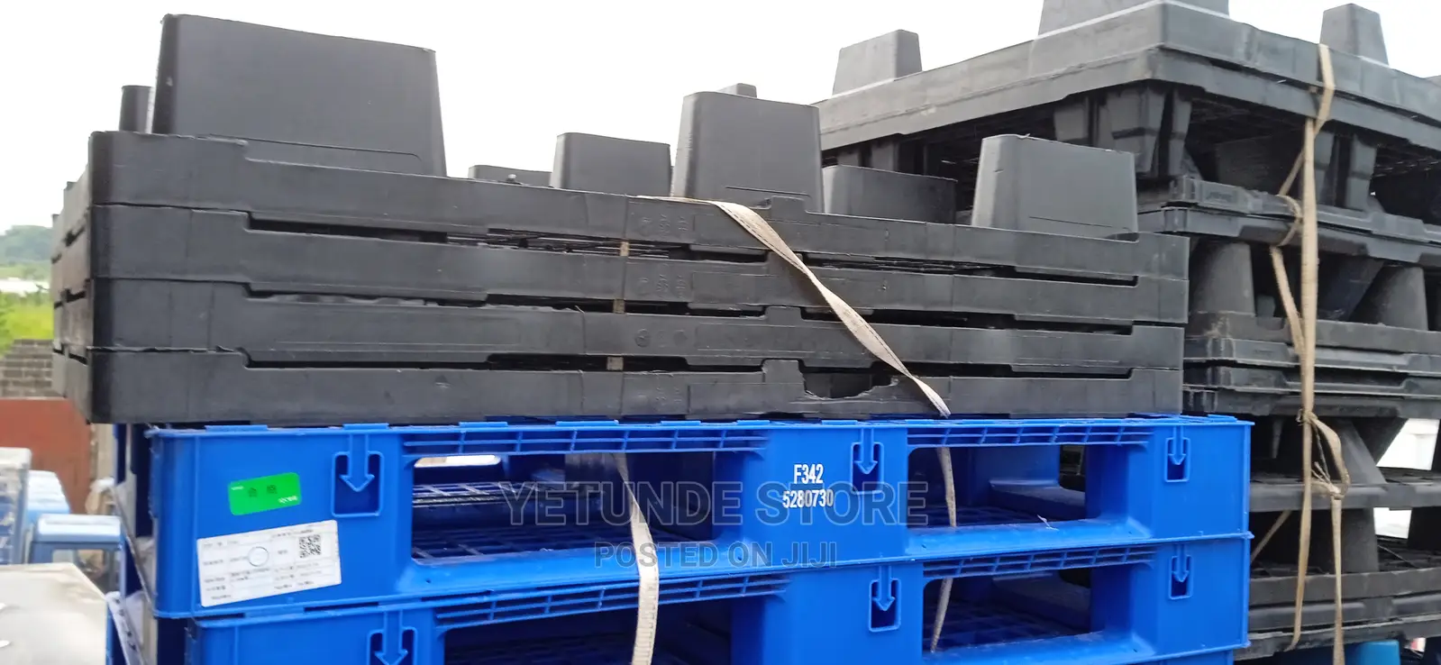 Static Plastic Pallets for Storage