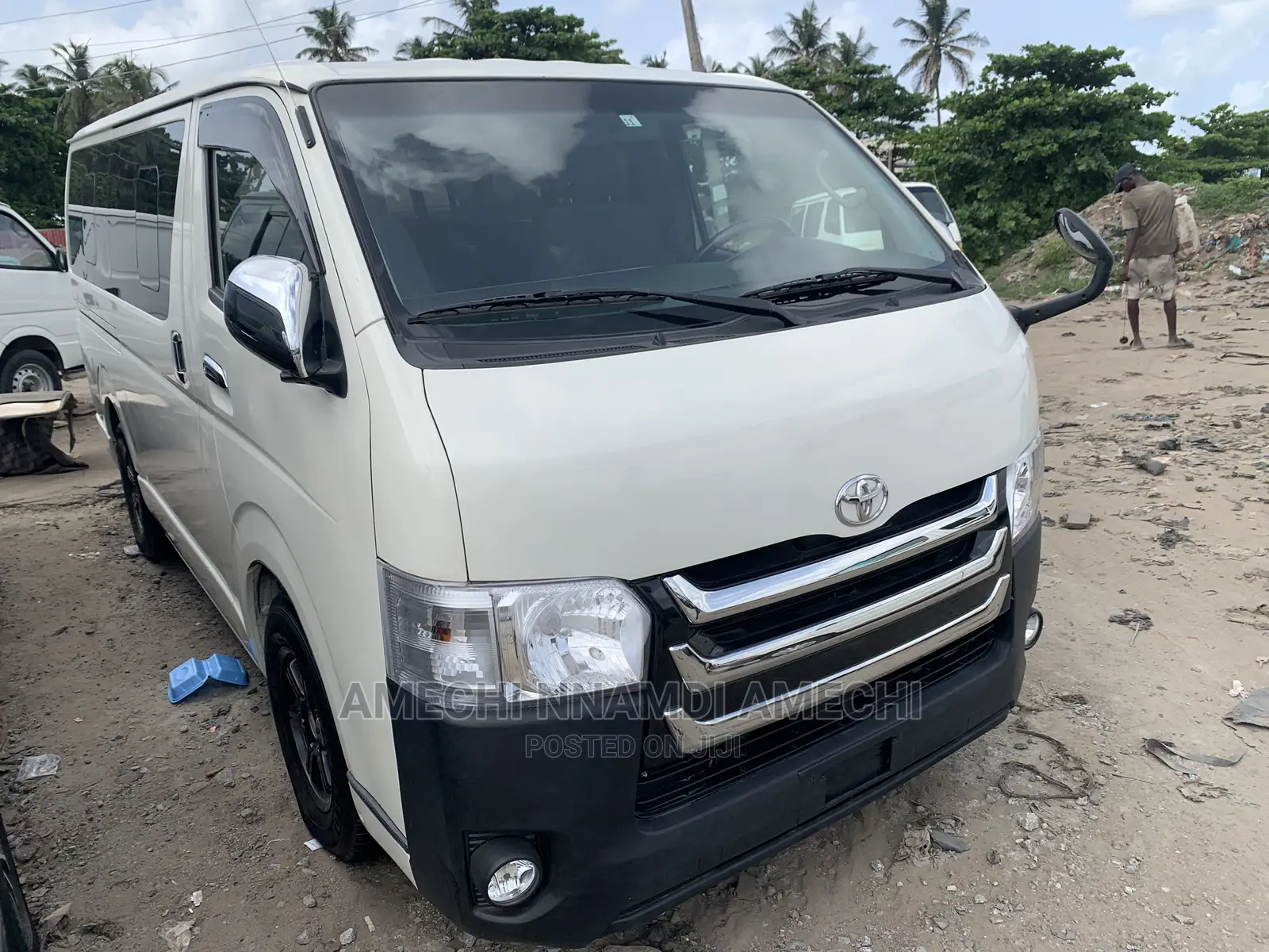 Toyota HiAce 2012 White