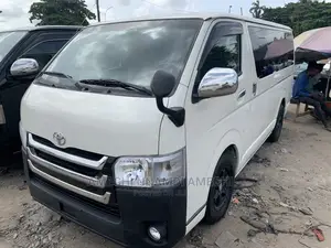 Toyota HiAce 2012 White