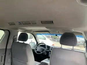 Toyota HiAce 2012 White
