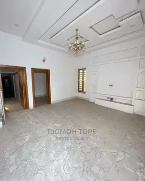 Pop Celine Design and Wall Screeding