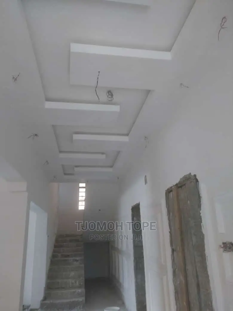 Pop Celine Design and Wall Screeding