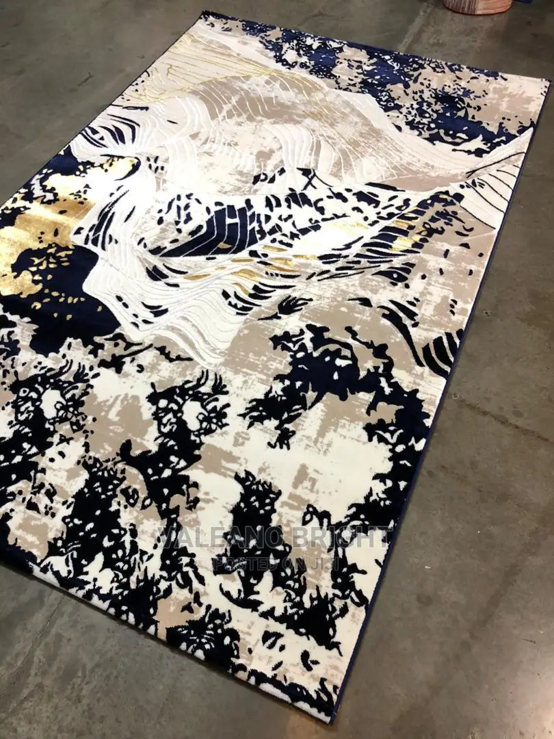 Centre Rug and Wall to Wall Rug