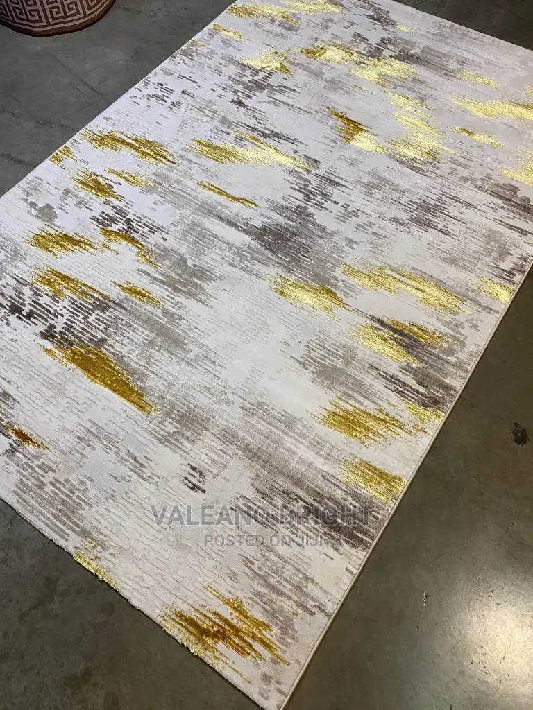Centre Rug and Wall to Wall Rug