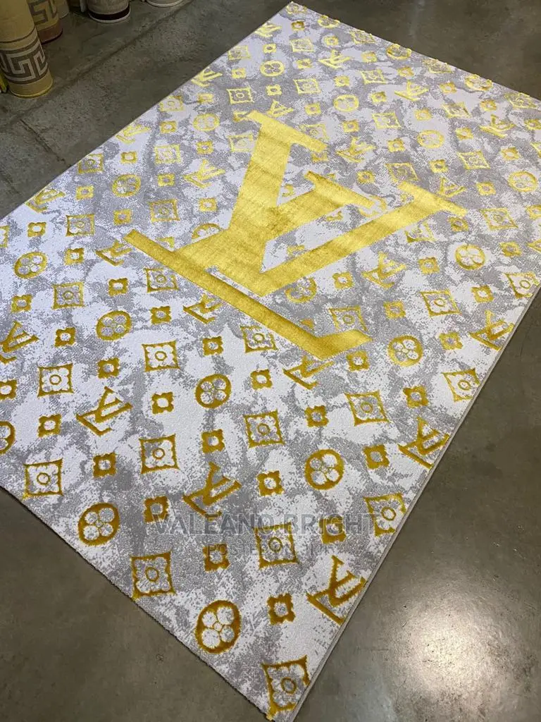 Centre Rug and Wall to Wall Rug