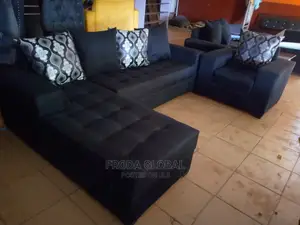 L-Shape Sofa and Single Chair. Fabric Couch With Pillows. Lag08