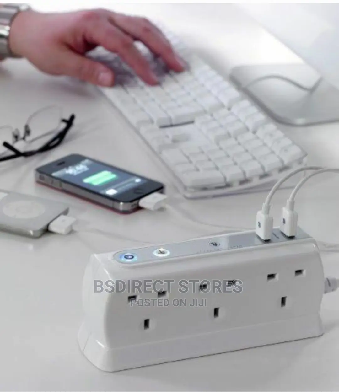 Masterplug WHITE Six Socket Extension Lead With USB - 1m