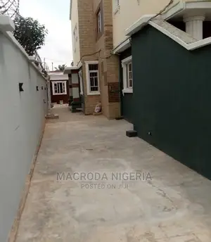 4bdrm Duplex in Adeniyi Jones Ikeja for rent