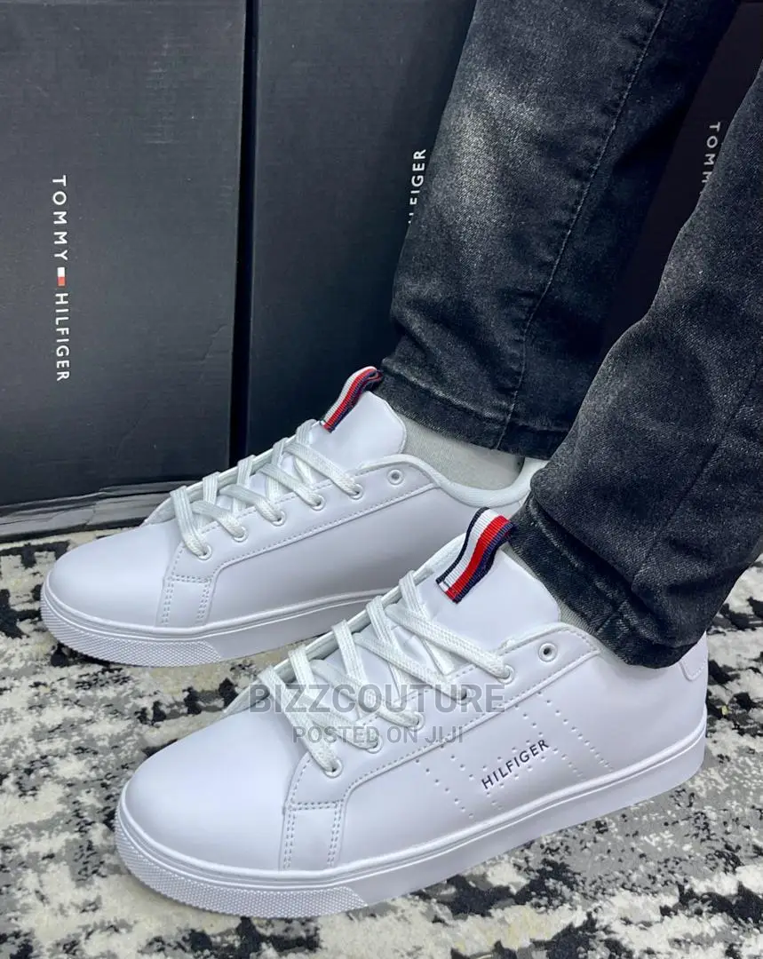 Original TOMMY HILFIGER Classic White Available in Store