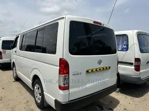 Toyota HiAce 2010 White