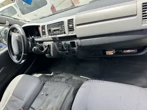 Toyota HiAce 2010 White