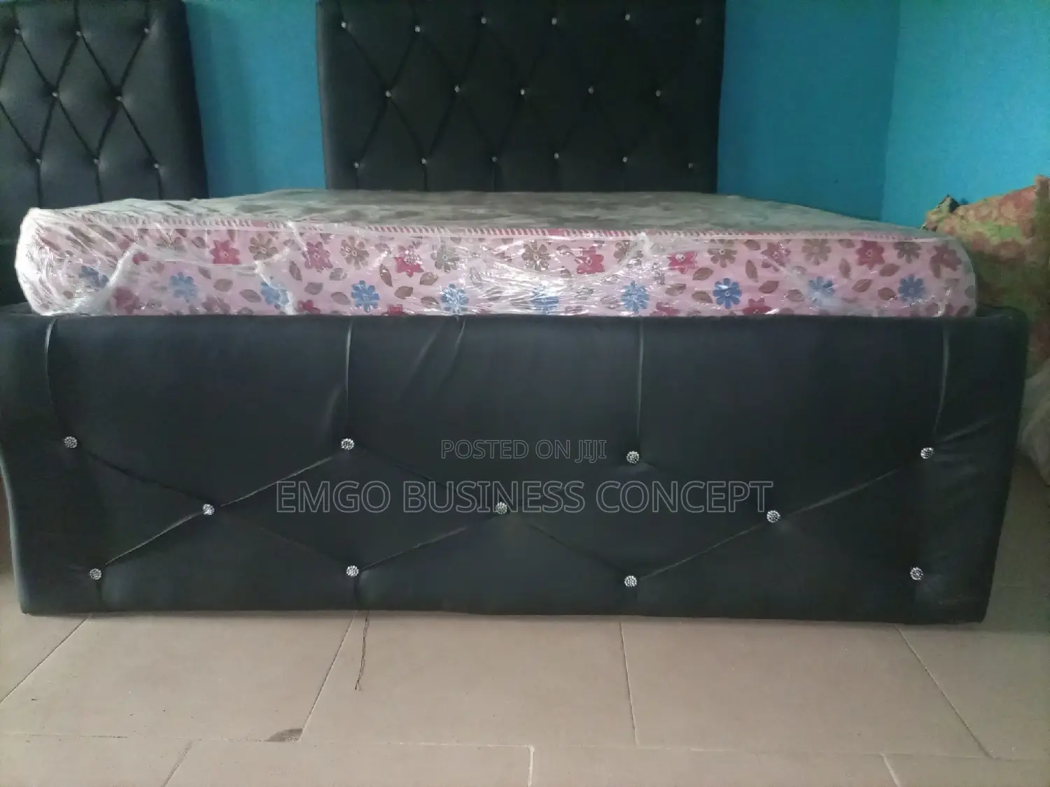 Bedframe Bed