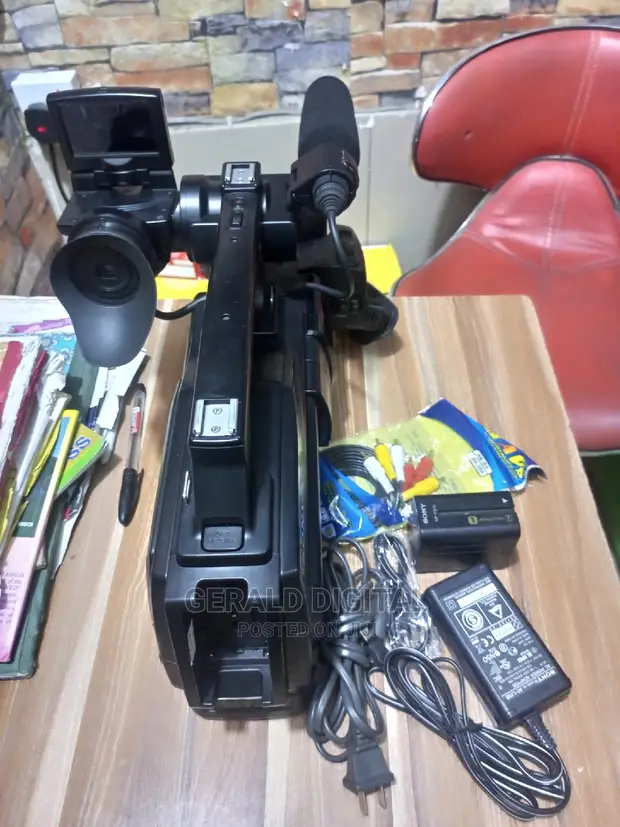 Sony Hxr Mc1500 Used Sony Hd Professional Video Camera N MINT - Main Image