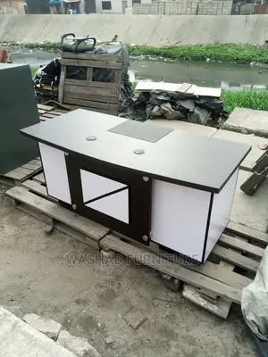 Quality Executive Wooden Office Table With Drawers.
