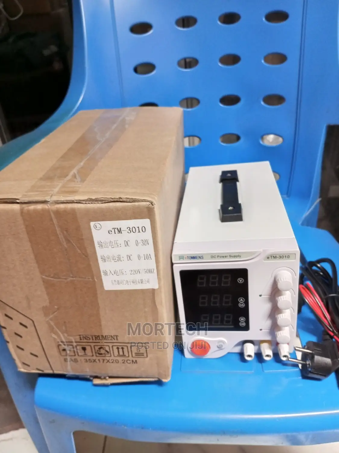 DC Power Supply Variable 30V 10A