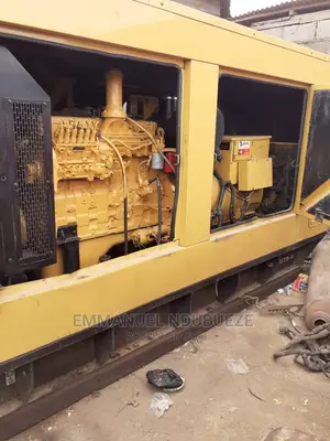 250kva Manual Caterpillar Soundproof Gen