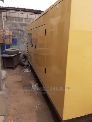 250kva Manual Caterpillar Soundproof Gen