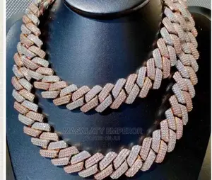 Cuban Ice Chain Short and Hand